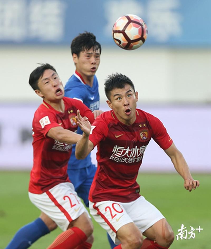 广州恒大客场力克重庆力帆，继续领跑积分榜